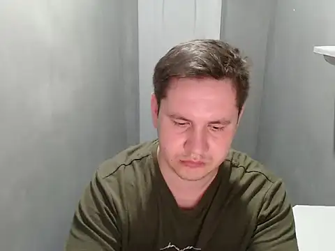 Snapshot of Max_Marlyn chatting on June 9, 6:36 am Max Marlyn online show from June 9, 6:36 am