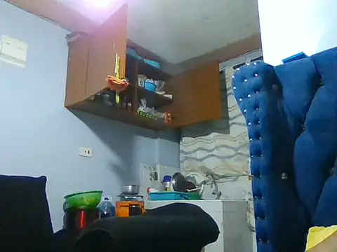 Snapshot of prettycaterina chatting on June 2, 5:37 pm prettycaterina online show from June 2, 5:37 pm