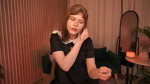Snapshot of LunaSilvermoon chatting on June 5, 6:52 am LunaSilvermoon online show from June 5, 6:52 am