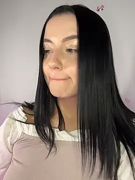 QueenL0la online show from June 6, 5:17 pm