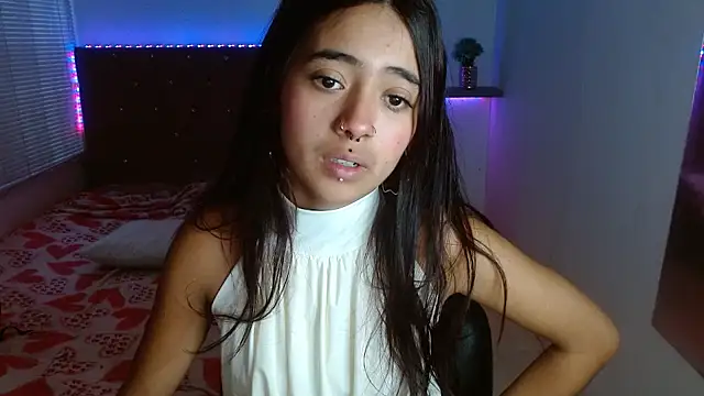 sofiacumgil online show from July 14, 2:56 pm