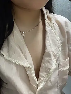 Snapshot of Ellie18 chatting on May 30, 2:25 pm Ellie18 online show from May 30, 2:25 pm