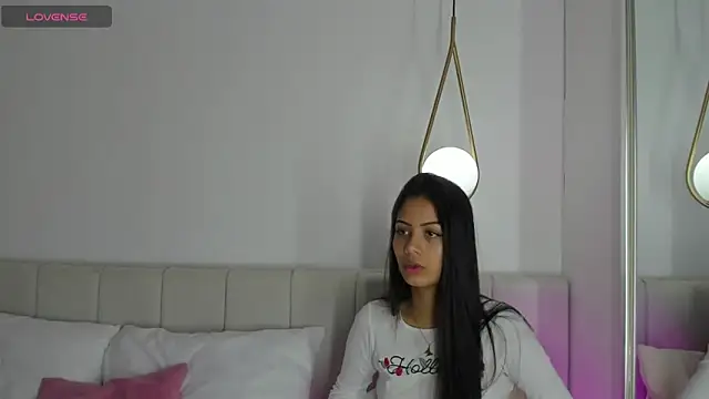 Snapshot of Gaby_Moonn chatting on June 10, 4:01 am Gaby Moonn online show from June 10, 4:01 am