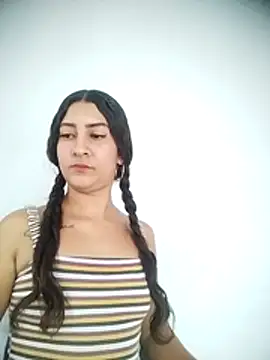Snapshot of ScarletLovee_ chatting on June 5, 9:20 pm ScarletLovee online show from June 5, 9:20 pm