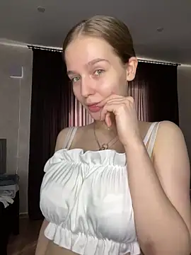 Snapshot of Bamby_bump chatting on June 3, 1:14 pm Bamby bump online show from June 3, 1:14 pm