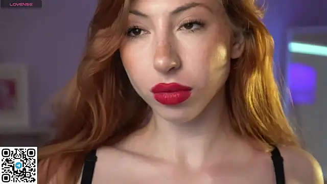 Snapshot of Mia_Daddysgirl_ chatting on June 12, 8:35 am Mia Daddysgirl online show from June 12, 8:35 am