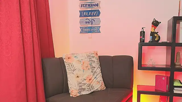 Snapshot of NaughtyxNicolle chatting on July 23, 3:04 am NaughtyxNicolle online show from July 23, 3:04 am