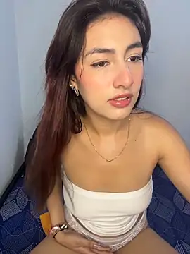 Snapshot of velariasoft_ chatting on June 2, 4:42 pm velariasoft online show from June 2, 4:42 pm