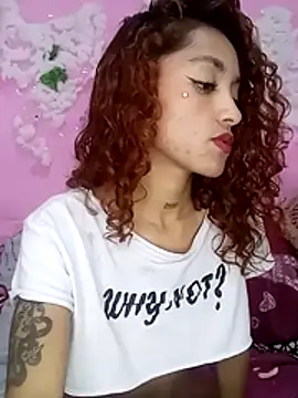 Snapshot of Elii_petit1 chatting on July 6, 3:14 pm Elii petit1 online show from July 6, 3:14 pm