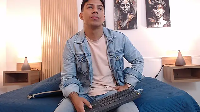 Snapshot of Diego_salvatore chatting on June 9, 2:39 pm Diego salvatore online show from June 9, 2:39 pm