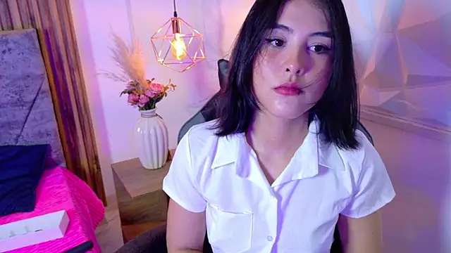Ivy gloom online show from July 18, 6:45 pm