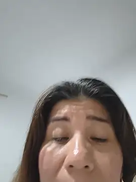 Snapshot of fire_mommy chatting on June 11, 12:32 am fire mommy online show from June 11, 12:32 am