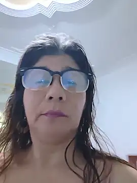 Snapshot of fire_mommy chatting on June 19, 10:24 pm fire mommy online show from June 19, 10:24 pm