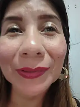 Snapshot of fire_mommy chatting on June 29, 7:58 pm fire mommy online show from June 29, 7:58 pm
