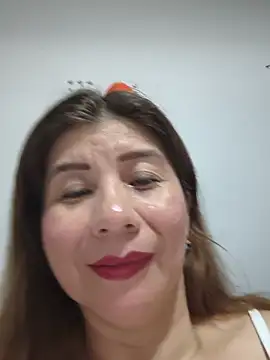 Snapshot of fire_mommy chatting on July 5, 9:55 pm fire mommy online show from July 5, 9:55 pm