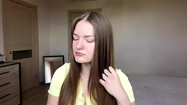 lizzzanatooo online show from June 1, 7:32 am
