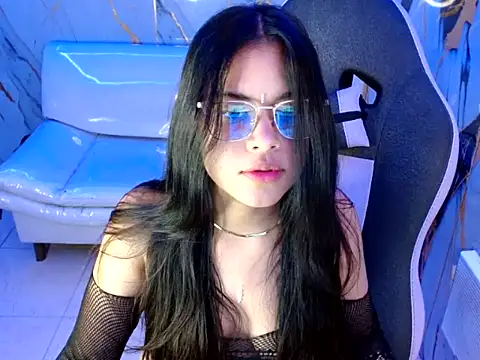 Snapshot of ashley_thonsom18 chatting on June 12, 9:57 pm ashley thonsom18 online show from June 12, 9:57 pm