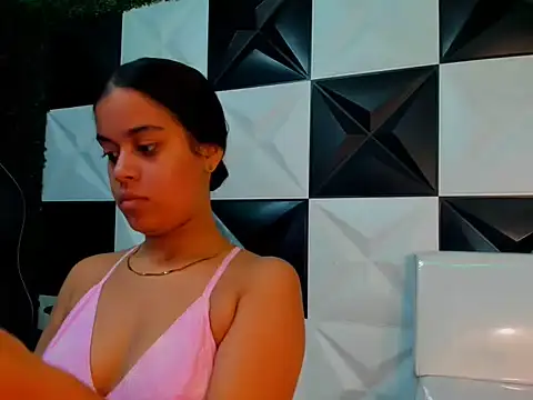 Snapshot of ashley_thonsom18 chatting on June 14, 3:47 pm ashley thonsom18 online show from June 14, 3:47 pm