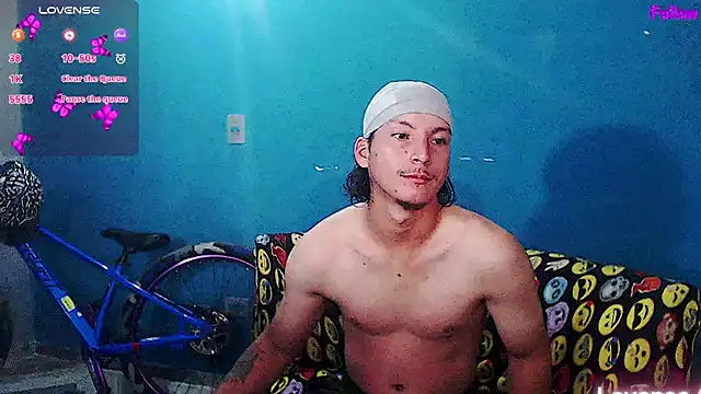 Snapshot of MrKingsaintx chatting on June 15, 9:11 am MrKingsaintx online show from June 15, 9:11 am