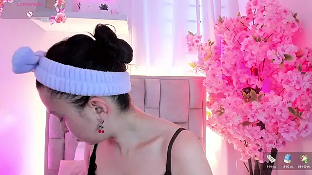 Snapshot of Dana_grey_ chatting on June 6, 12:43 pm Dana grey online show from June 6, 12:43 pm