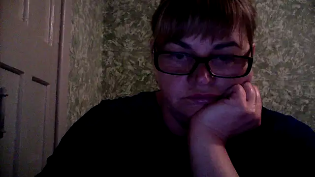 Snapshot of Empress211 chatting on June 7, 5:38 pm Empress211 online show from June 7, 5:38 pm