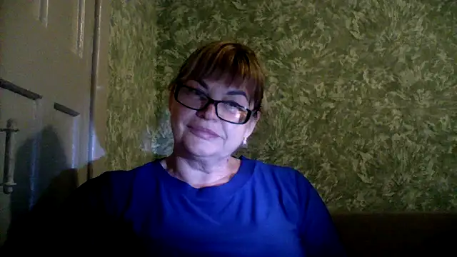 Snapshot of Empress211 chatting on June 9, 6:52 pm Empress211 online show from June 9, 6:52 pm