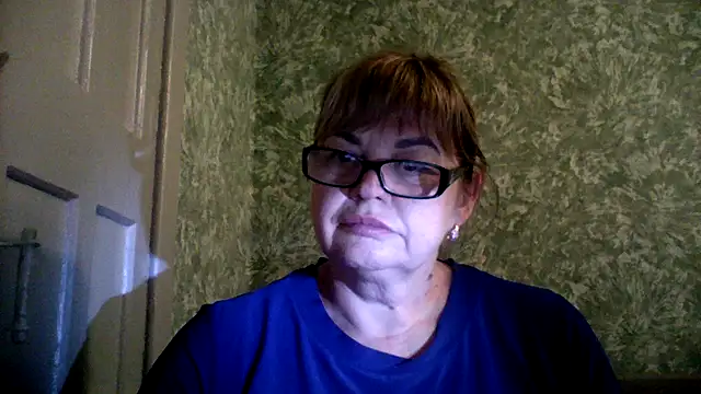 Snapshot of Empress211 chatting on June 14, 4:20 pm Empress211 online show from June 14, 4:20 pm