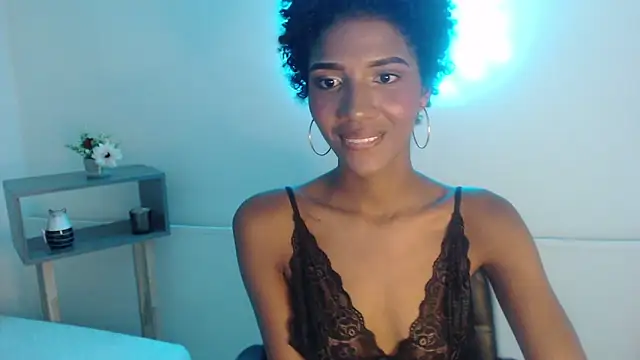 Snapshot of AlissonSmal chatting on June 12, 11:14 pm AlissonSmal online show from June 12, 11:14 pm