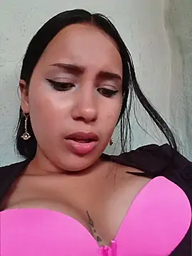 Snapshot of shantall_cute chatting on June 14, 8:55 pm shantall cute online show from June 14, 8:55 pm