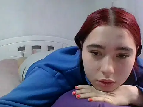 Snapshot of Annisofi000 chatting on June 5, 6:46 pm Annisofi000 online show from June 5, 6:46 pm