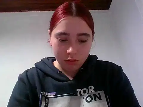 Snapshot of Annisofi000 chatting on June 13, 12:41 am Annisofi000 online show from June 13, 12:41 am