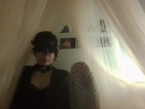 Nyx Nuit online show from June 12, 11:25 pm