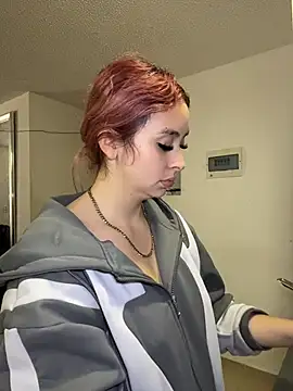 Sophia LuxxX online show from June 10, 7:57 pm
