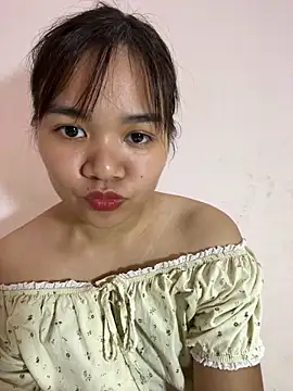 Snapshot of Ari_baby9 chatting on June 2, 2:52 pm Ari baby9 online show from June 2, 2:52 pm