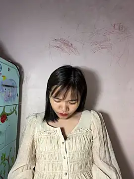 Snapshot of Ari_baby9 chatting on June 13, 9:24 pm Ari baby9 online show from June 13, 9:24 pm