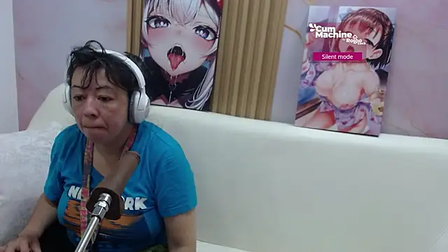 Snapshot of Susan_Pussy chatting on June 10, 12:15 pm Susan Pussy online show from June 10, 12:15 pm