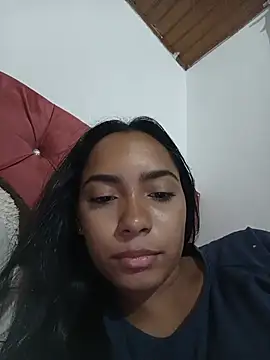 Snapshot of xcleila chatting on June 1, 4:14 am xcleila online show from June 1, 4:14 am