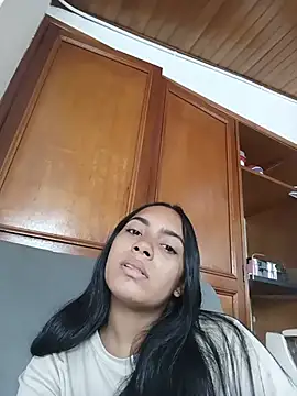 Snapshot of xcleila chatting on June 1, 4:41 pm xcleila online show from June 1, 4:41 pm