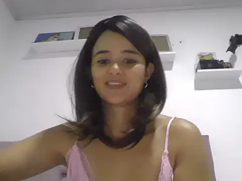 Snapshot of micaelamoreno18 chatting on July 28, 3:24 am micaelamoreno18 online show from July 28, 3:24 am