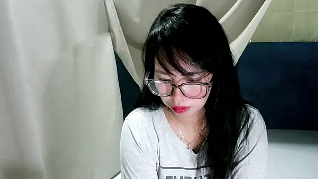 Snapshot of honey_kawai chatting on June 9, 1:28 am honey kawai online show from June 9, 1:28 am