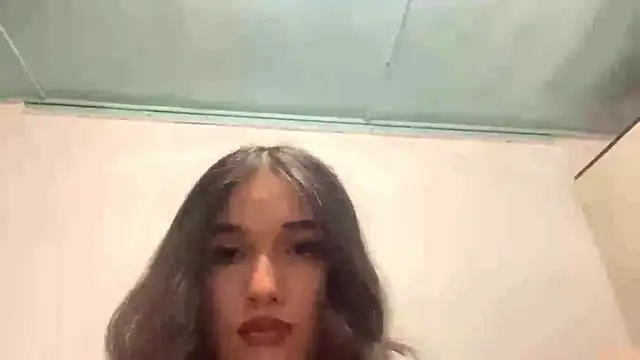 Snapshot of LisetteParajon chatting on May 30, 4:15 pm LisetteParajon online show from May 30, 4:15 pm