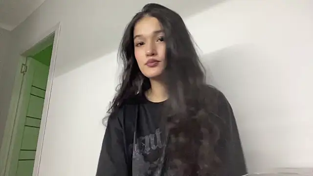Snapshot of LisetteParajon chatting on June 4, 4:02 pm LisetteParajon online show from June 4, 4:02 pm