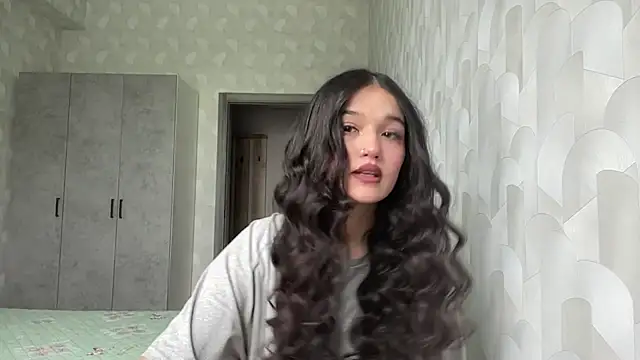 Snapshot of LisetteParajon chatting on June 11, 5:05 am LisetteParajon online show from June 11, 5:05 am