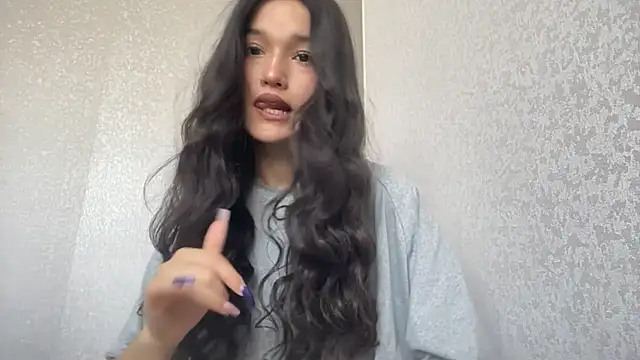 Snapshot of LisetteParajon chatting on June 12, 5:17 am LisetteParajon online show from June 12, 5:17 am