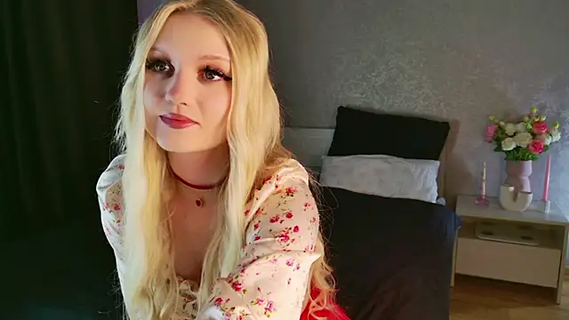 lunelithh online show from June 29, 9:26 am