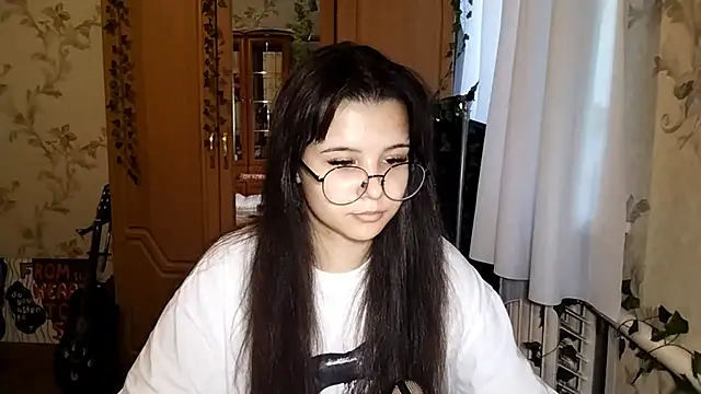 Adilily online show from June 3, 2:33 pm