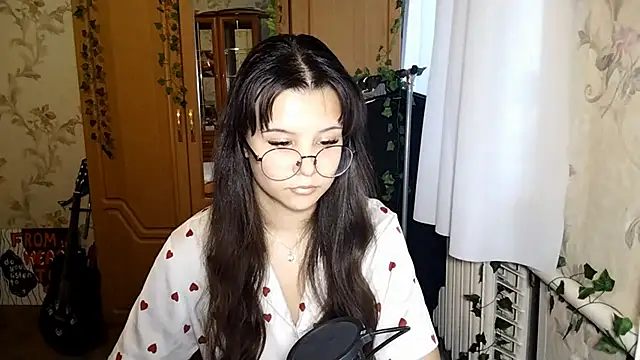 Adilily online show from June 6, 1:49 pm