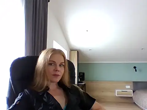Snapshot of Tina5394 chatting on June 12, 9:08 am Tina5394 online show from June 12, 9:08 am