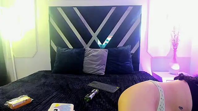 Miiarouse   online show from June 11, 4:21 am