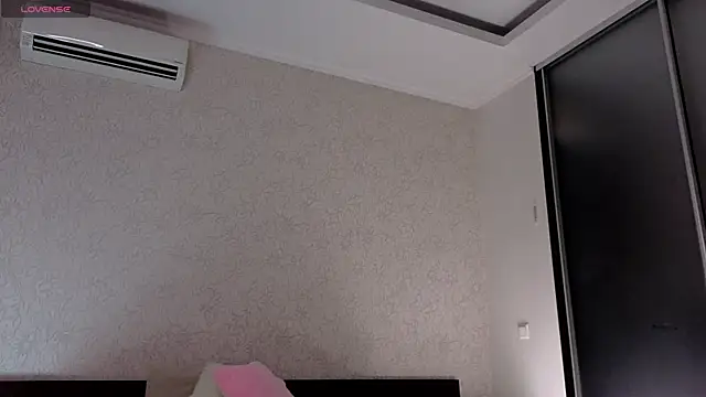 Snapshot of LeishaChamblee chatting on July 26, 1:14 am LeishaChamblee online show from July 26, 1:14 am